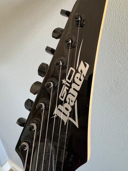 Guitarra Ibanez 7 cordas quase nova