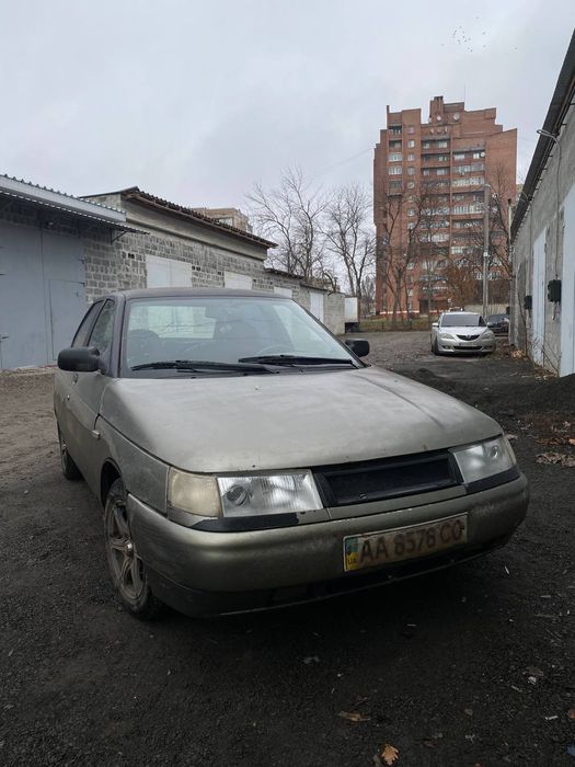 Продам ваз 2110 на ходу технически исправна 
Подробности по телефону 
Машина по тех паспорту 
124 мотор новый проехал 10к