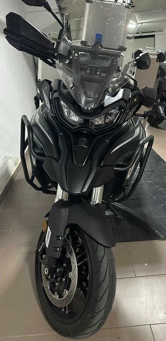 Benelli TRK 702 – 2025 – 7.805 km – Garantia de fábrica