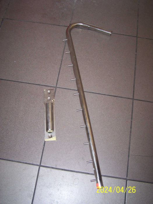 Wieszaki obrotowe chromowane  do ściany używane i inne