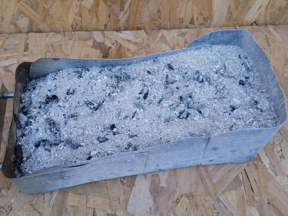 Пепел,зола,попіл,древесный,дров'яний.