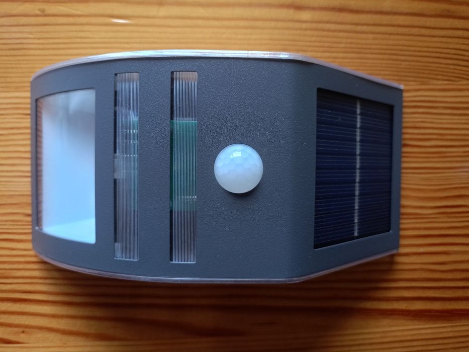 Lampa solarna LED