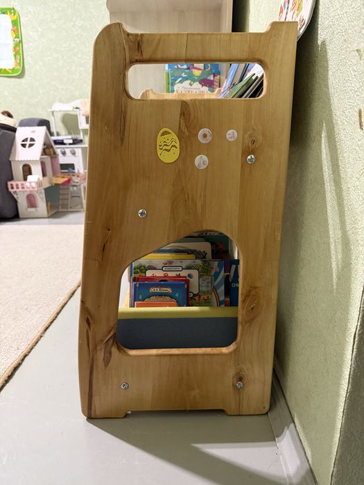 Книжкова полиця дитяча