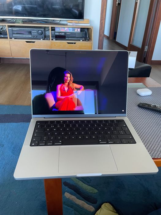 MacBook Pro M4 14 polegadas prateado