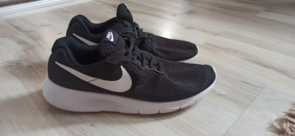 Buty sportowe Nike 38,5