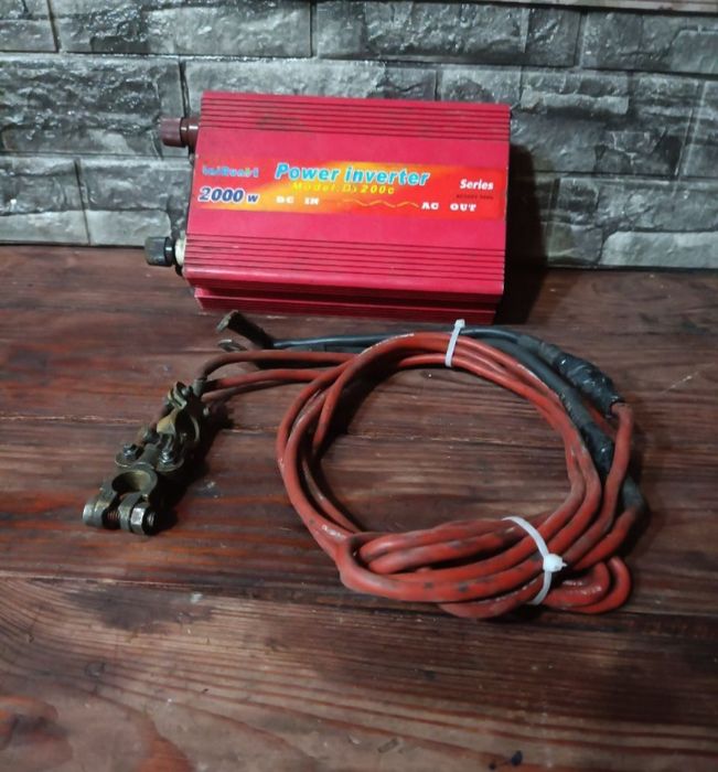 Преобразователь з 12 V в 220 V Power inverter 2000W