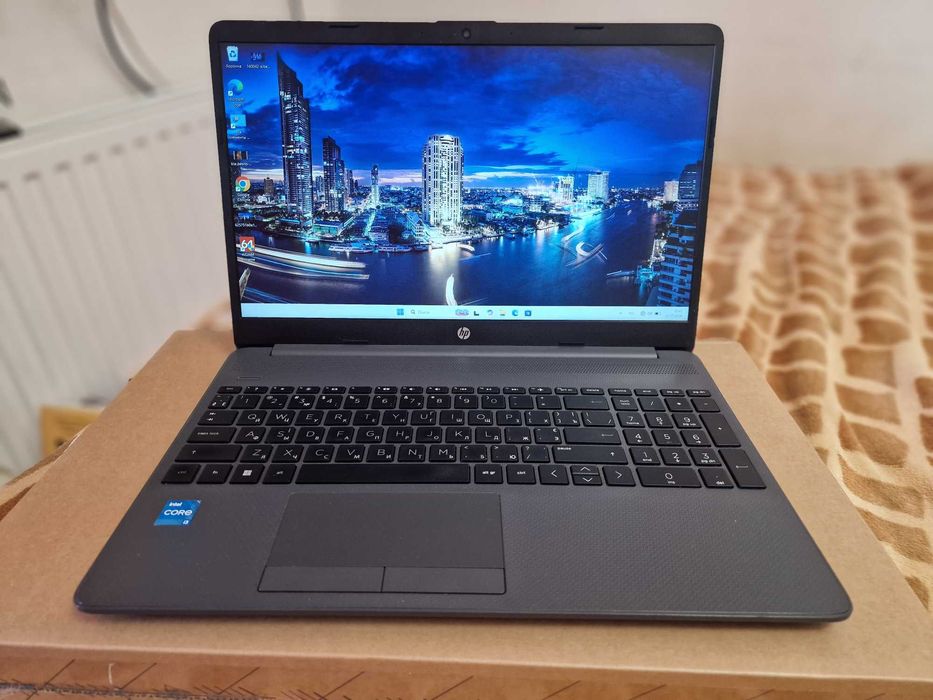 HP 15 250 G9/Full IPS/Core™ i3-1215U/8Гб.DDR4/SSD512/Intel® UHD 4GB