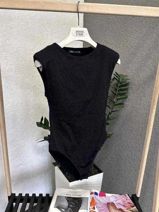 Боді zara з підплічниками нове