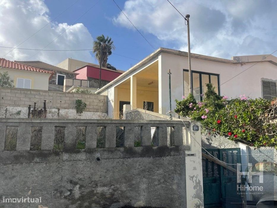 Moradia T3 para Recuperar no Porto Santo