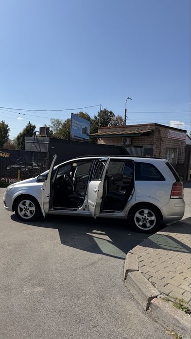 Opel Zafira 2006 р. | 1.9 Дизель | 6-ст. механіка | 7 місць