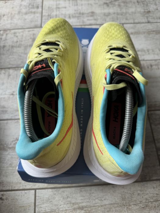 Hoka Mach 6 r. 44 Yuzu yellow