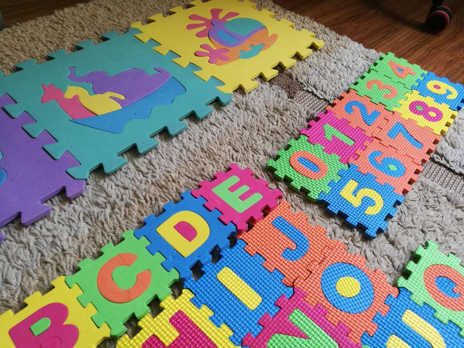 Puzzle piankowe układanka literki kształty