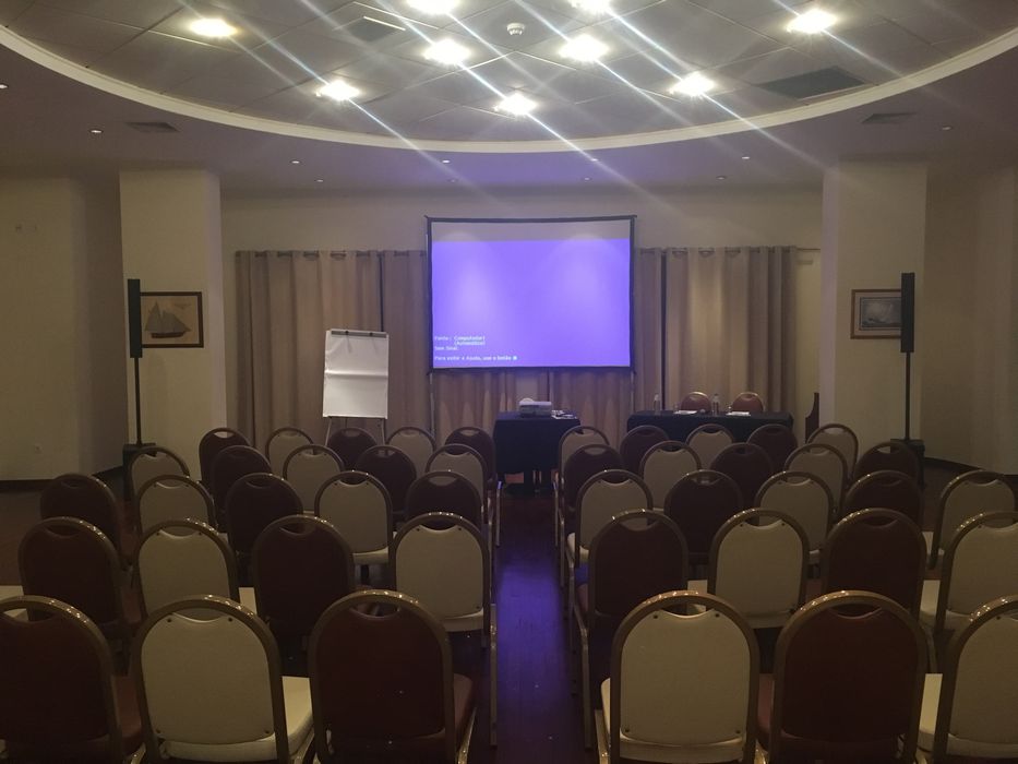 Aluguer de equipamento de  audiovisuais eventos casamentos batizados