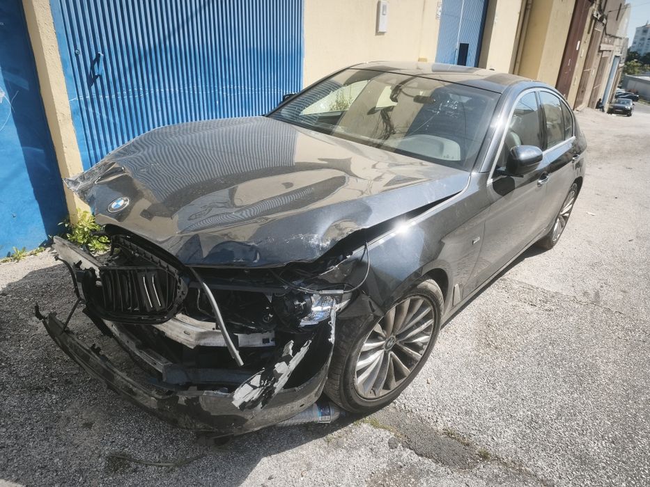 BMW 520d 2017   acidentado