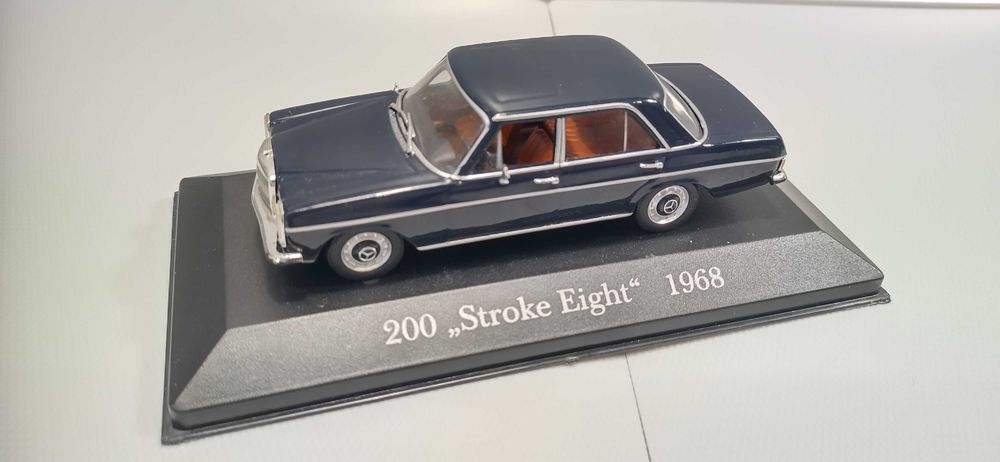 Mercedes W114/115 1:43