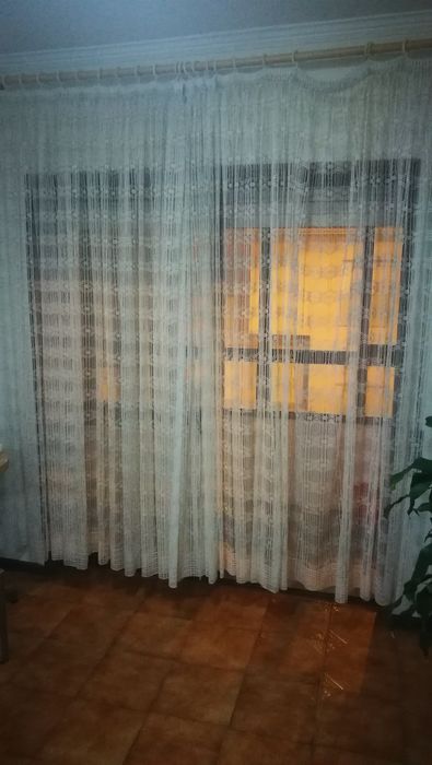 Cortinados em renda e cortinados em tecido novos