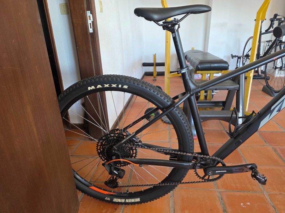 Bicicleta BTT KTM 2024 | Alumínio | Roda 29" Excelente Estado (Como Nova)