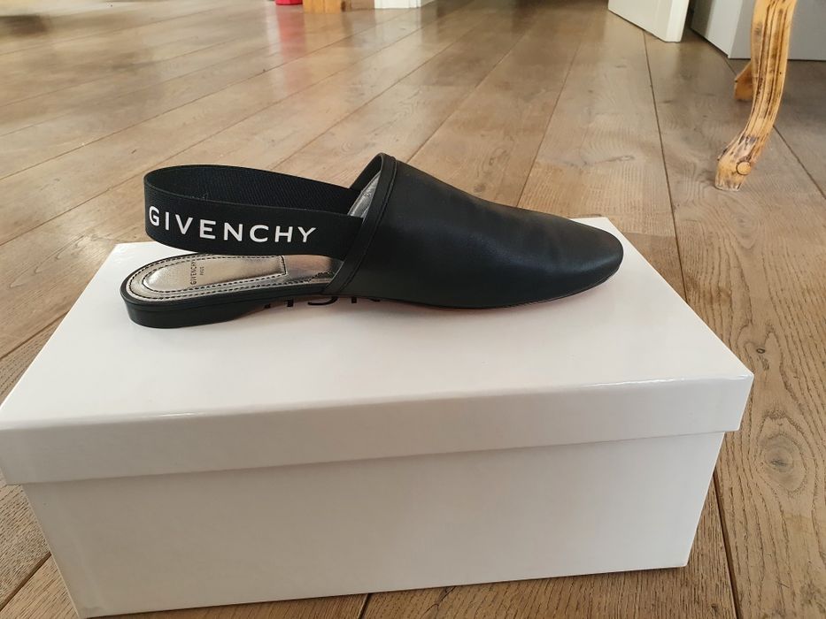 Sandałki damskie Givenchy