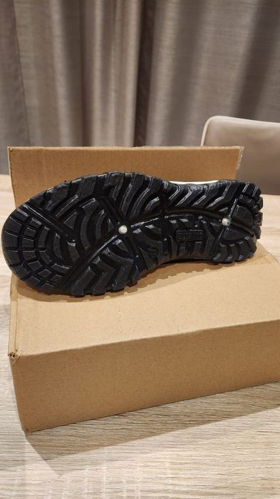 Sapatos desportivos novos Tam 41