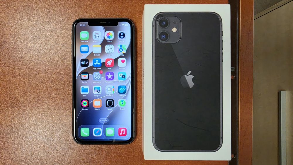 iPhone 11 64GB czarny, stan bdb