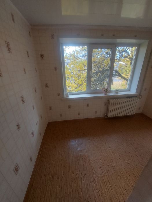 Продам 1 км квартира