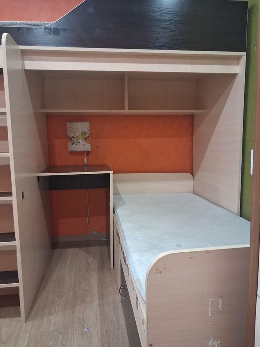 Продам двоярусне ліжко