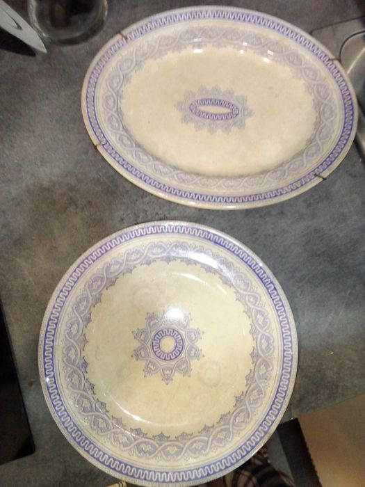 Antiguidade. Conjunto de prato e travessa.