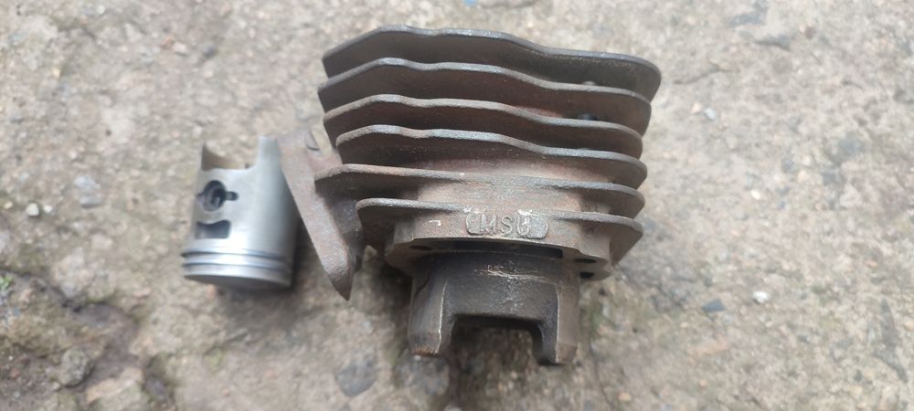 Цилиндр и поршень 50куб Honda Dio