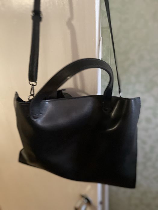 Сумка не кожа ,не маленькая