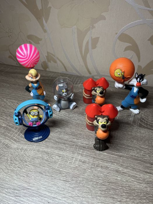 Стікетси та інші фігурки