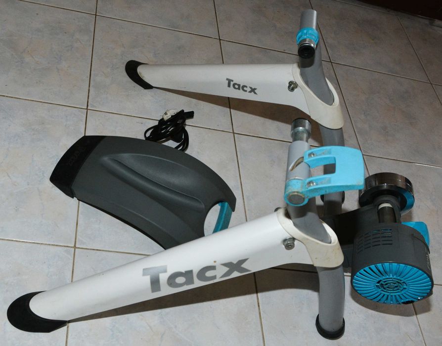 Tacx Flow Smart - Rolo de Treino Garmin como novo (Interativo com Zwift e outros softwares)