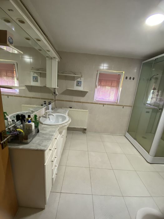 Продам  затишний будинок біля озера, Глеваха 30 км от Києва