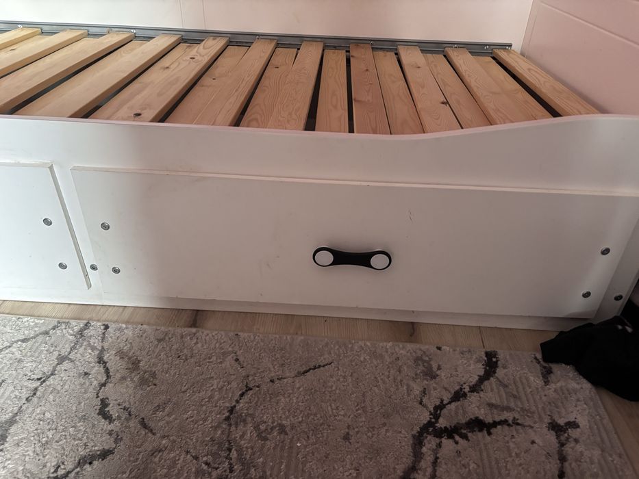 Lóżko rozkładane białe