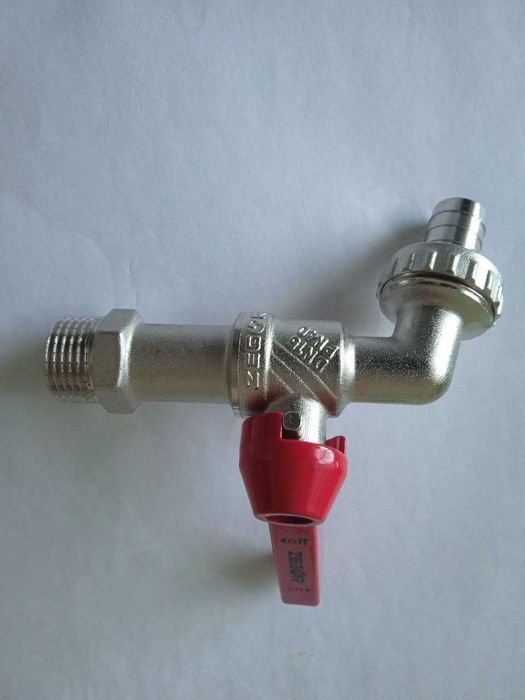 Краны поливочные шаровые с носиком, угловые и прямые 1/2", 3/4".