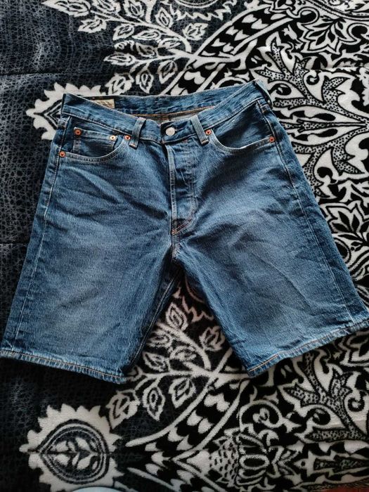 Calções Levi's usados 3 vezes
