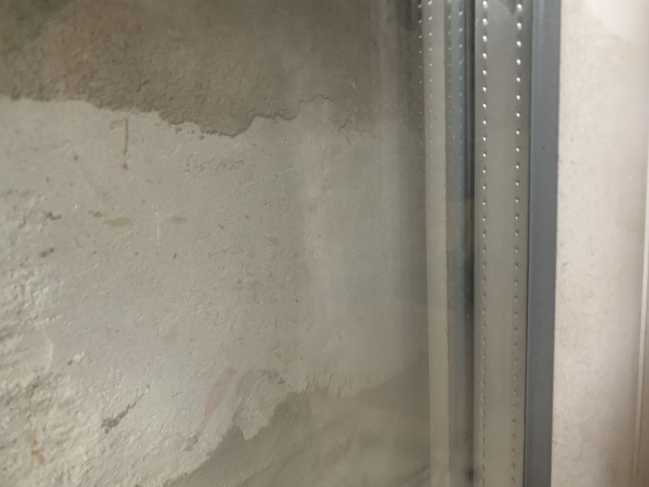 Двері з перегородкою (металопластикові)