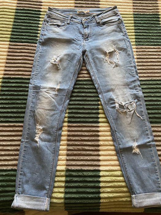 Є джинси в наявності