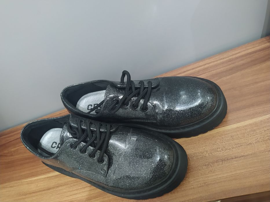 Piękne brokatowe buty 38 croop