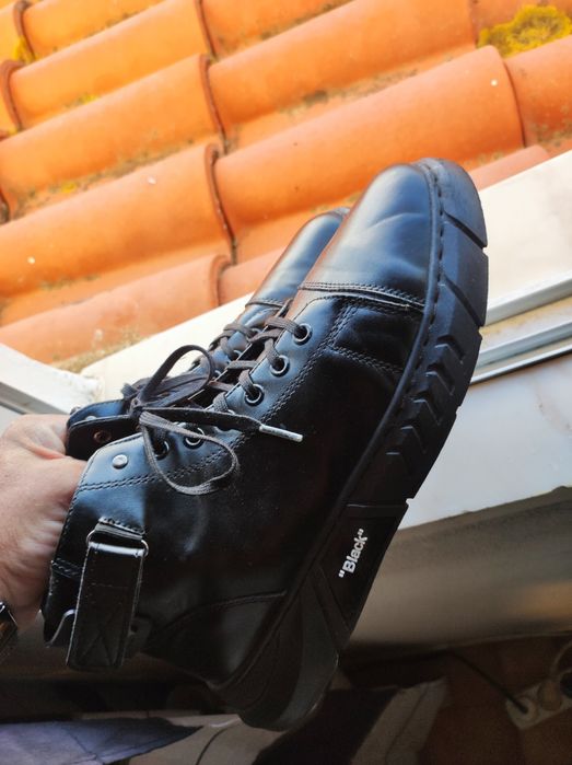 Botins  Estilo Militar como novas  Sola Pneu