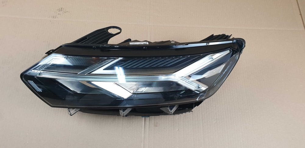 sandero stepway 3 III lewa przednia  lampa przód led UK