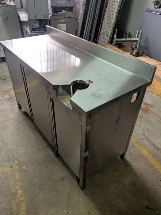 Mesa / bancada em aço inox c/ tulha de borras silenciosa. Como nova