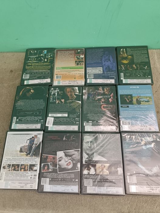 Lote 30 DVDs novos selados