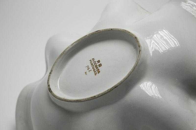 Elegante covilhete em forma de cesto, faiança de Alcobaça