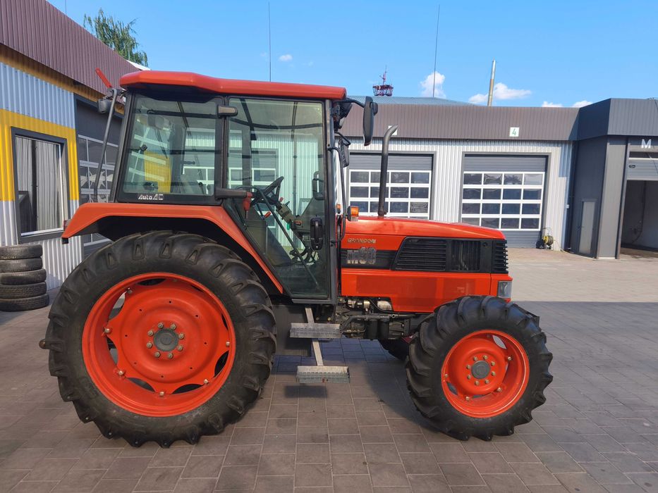 Японський трактор Кубота Kubota M-90