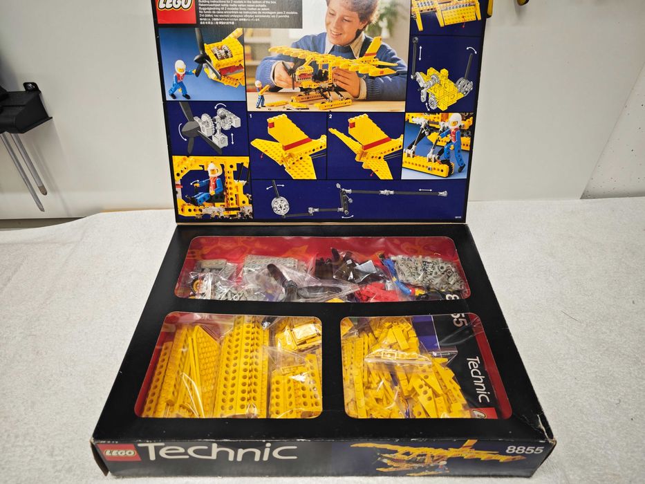 Lego Technic 8855 "Prop Plane"; 1988; [92]