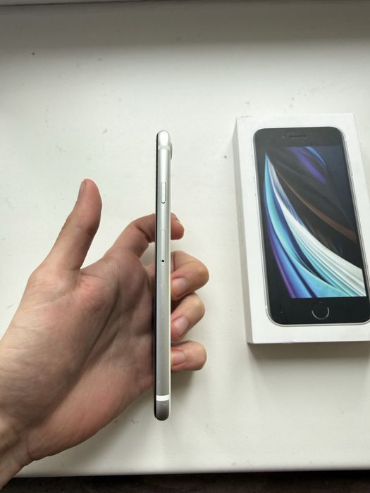 Iphone se 2020 + etui