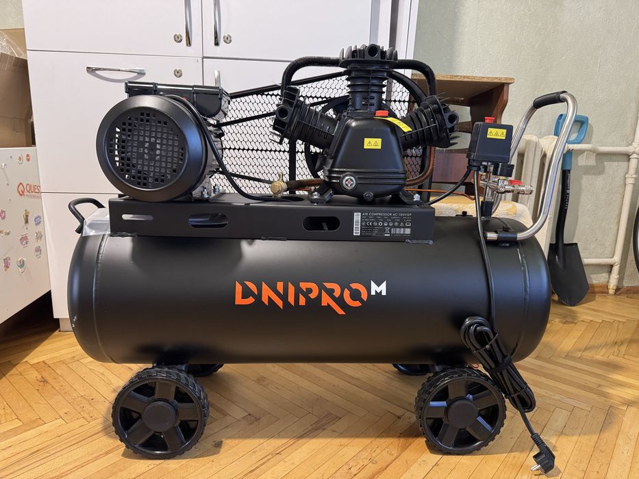 Компресор повітряний Dnipro-M AC-100 VGP