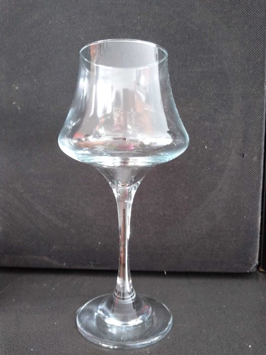 Brindemos nesta Páscoa! Conjunto de seis copos. NUNCA USADO