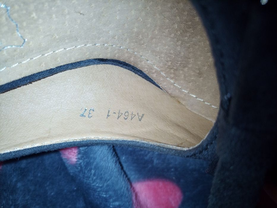 Eleganckie zamszowe buty na obcasie