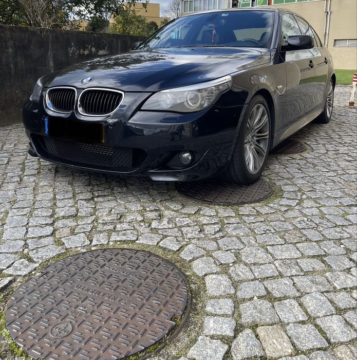 BMW e60 530.